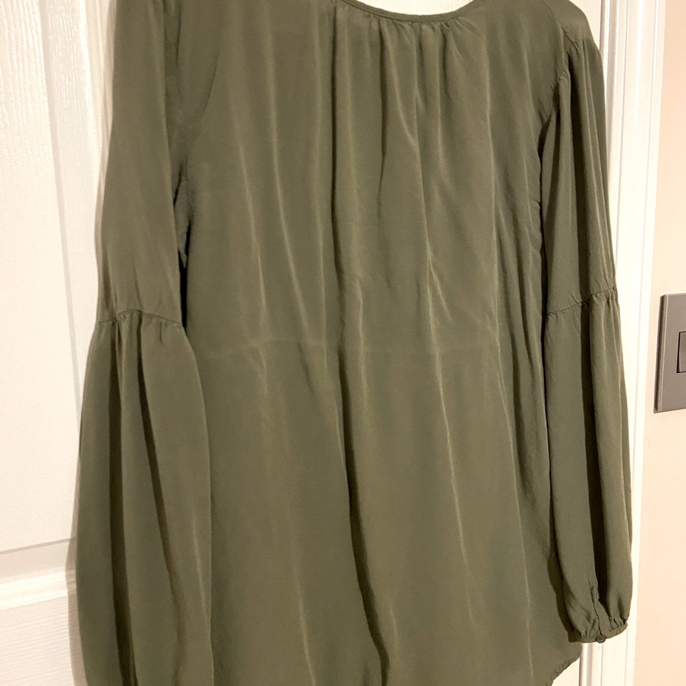 Long sleeve Olive green Old Navy shirt/blouse - Picture 3 of 3